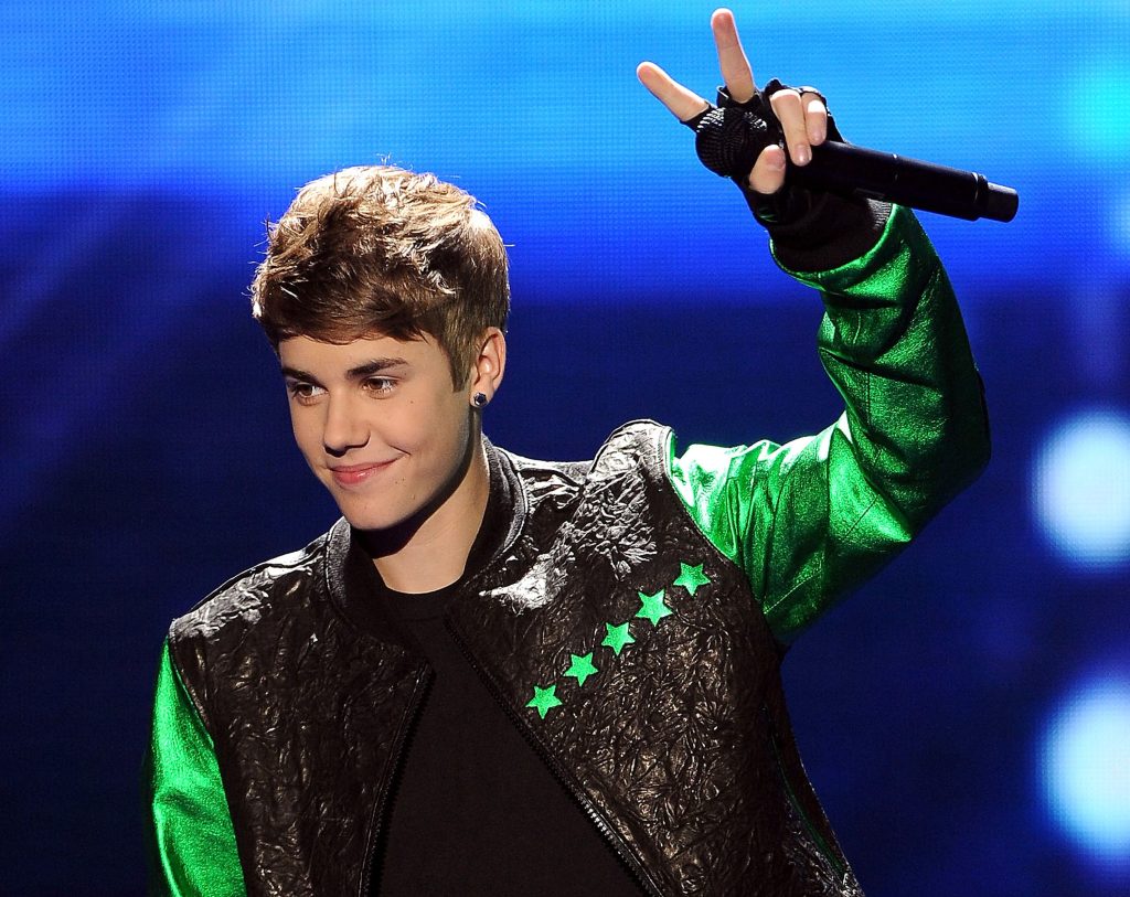 singer justin bieber performs onstage at foxs the x factor news photo 136079270 1551375154 1024x813 1